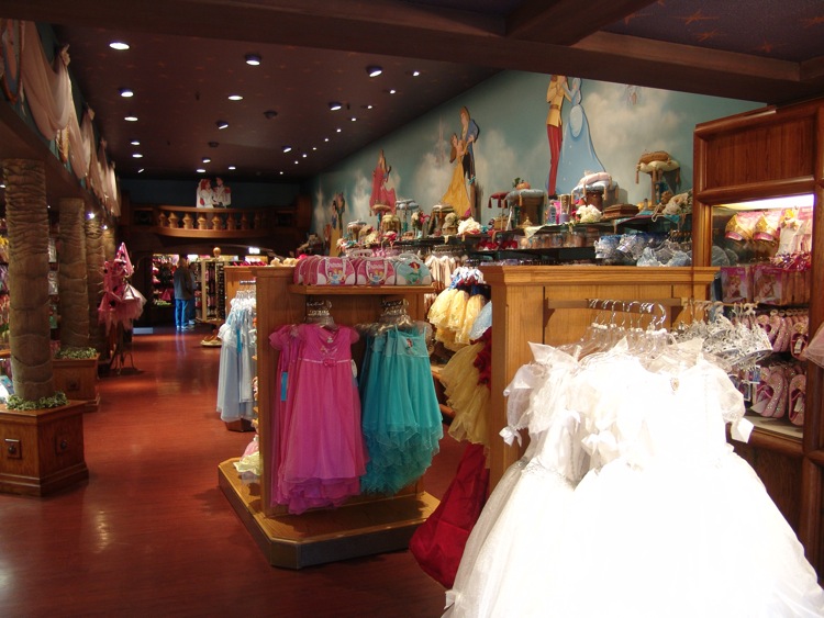 Fantasyland-Disneyland-19