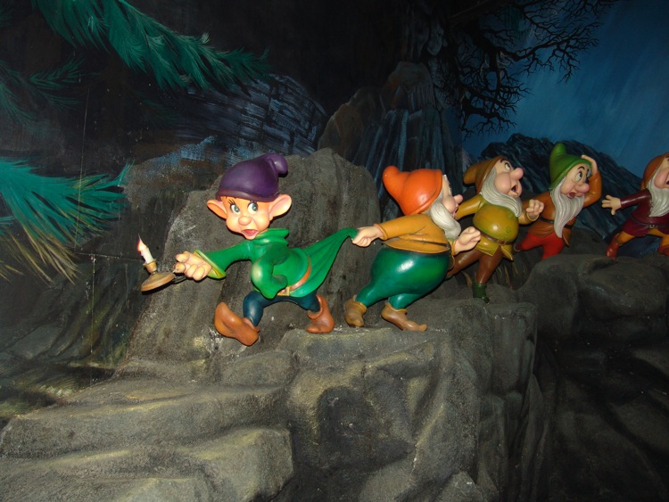 Fantasyland-Disneyland-34