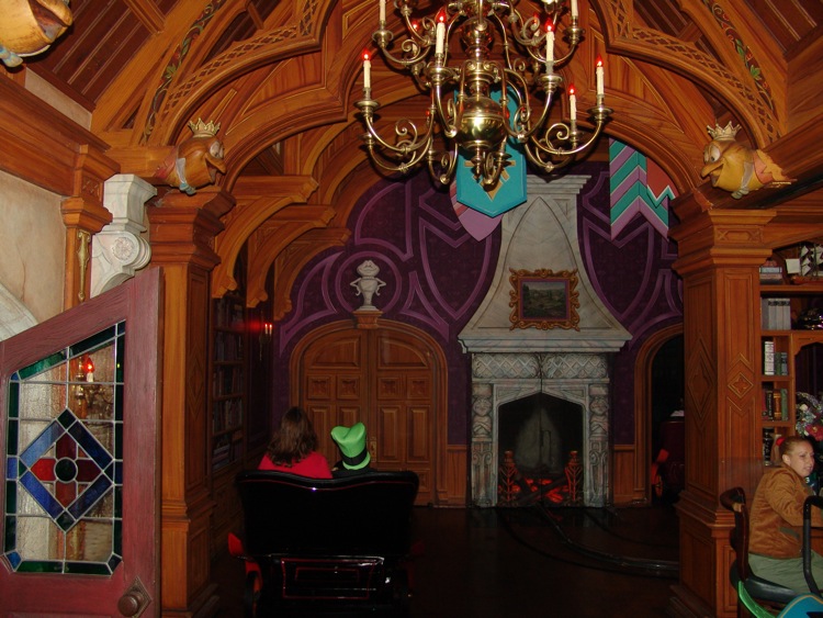 Fantasyland-Disneyland-37