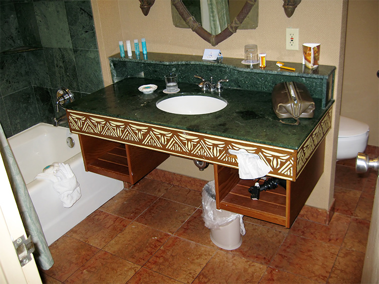 Fiji room bath