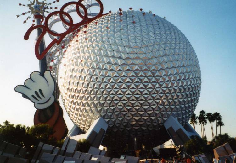 first time seeing space ship earth