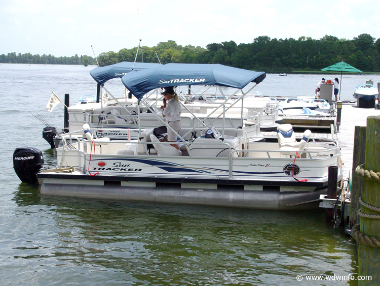 Fishing_at_Disney_World_04