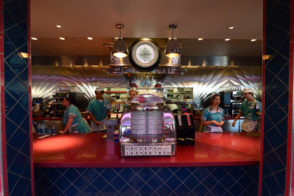 Flos-V8-Cafe-17