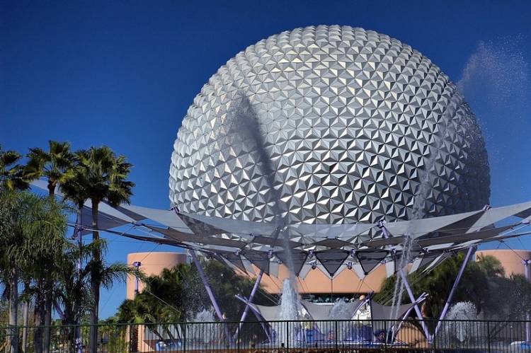 Fountain of Nations with Spaceship Earth