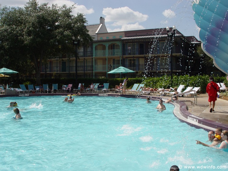 French_Quarter_Pool_16