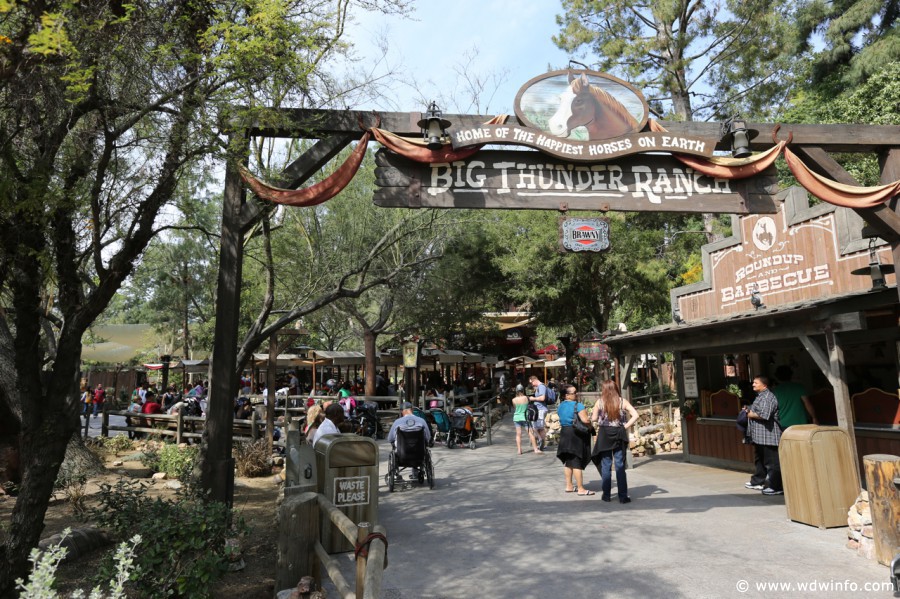 Frontierland-018