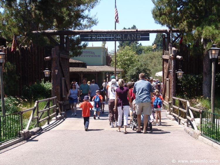 Frontierland-DL-01