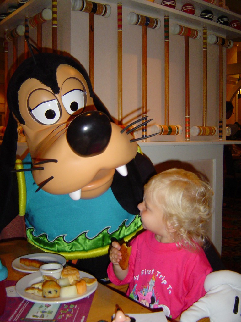 Goofy breakfast2 - 8/2003