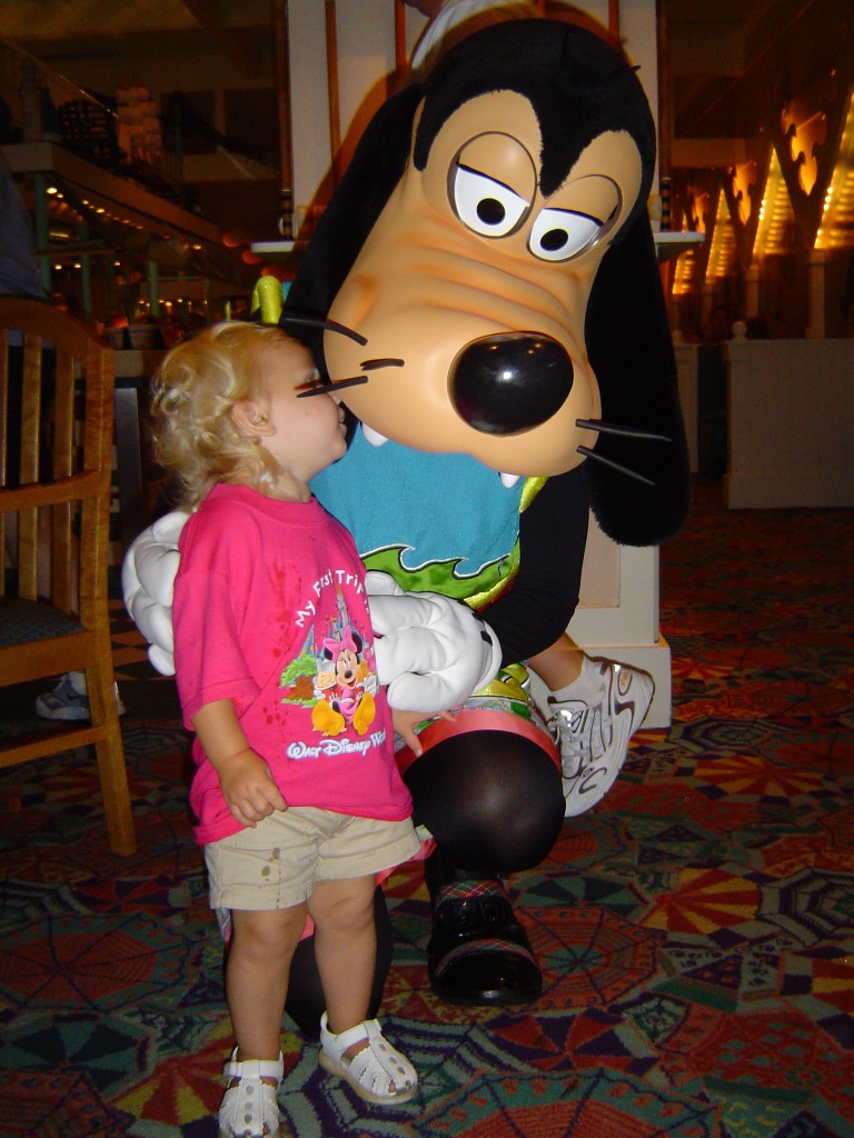 Goofy breakfast3 - 8/2003
