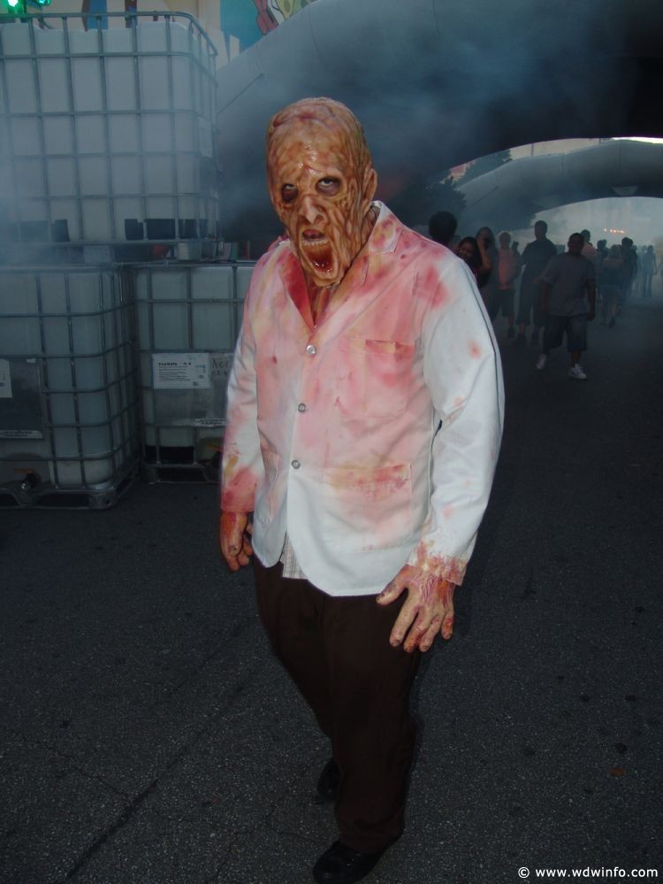 Halloween-Horror-Nights-2009-11