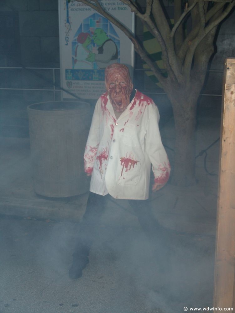 Halloween-Horror-Nights-2009-13