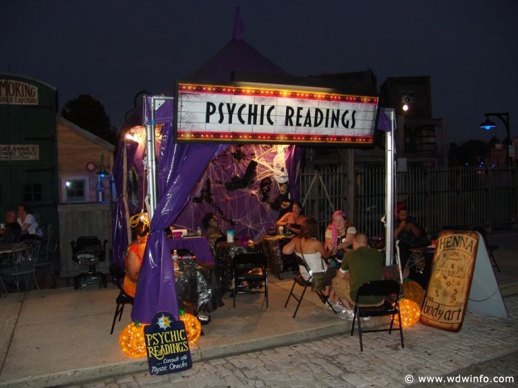 Halloween-Horror-Nights-2009-28