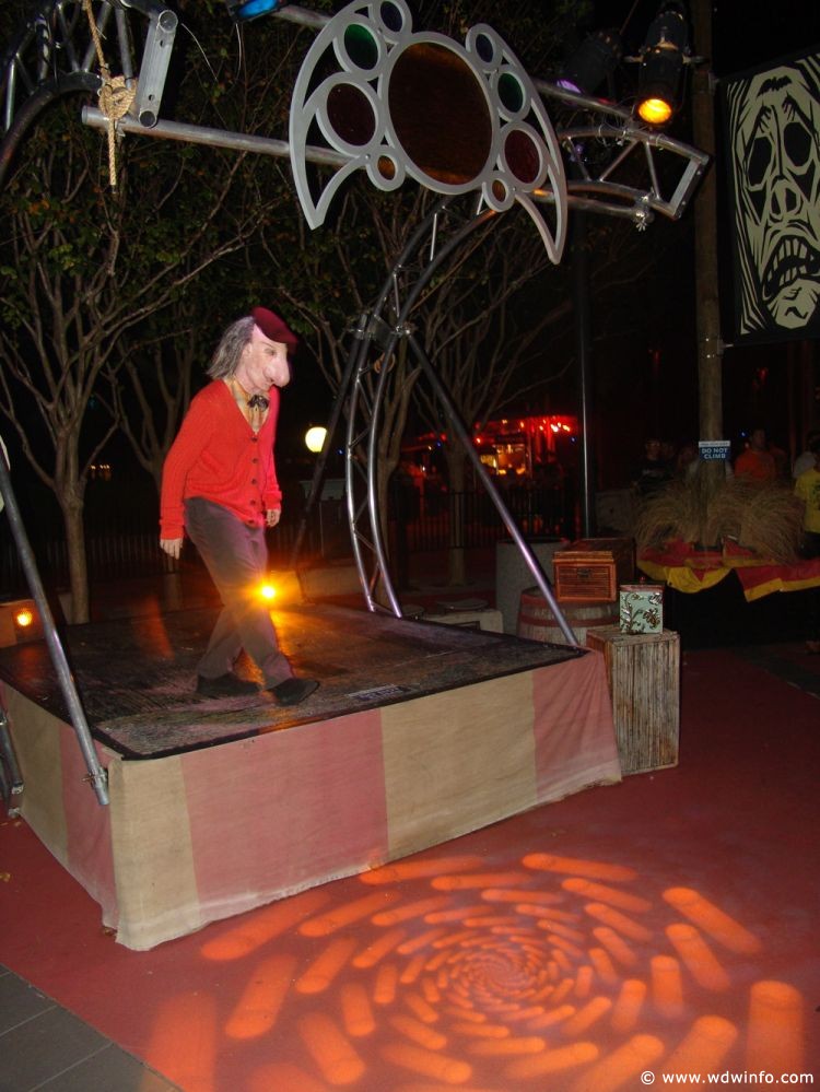 Halloween-Horror-Nights-2009-42