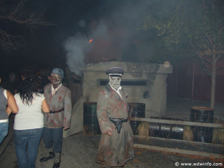 Halloween-Horror-Nights-2009-69