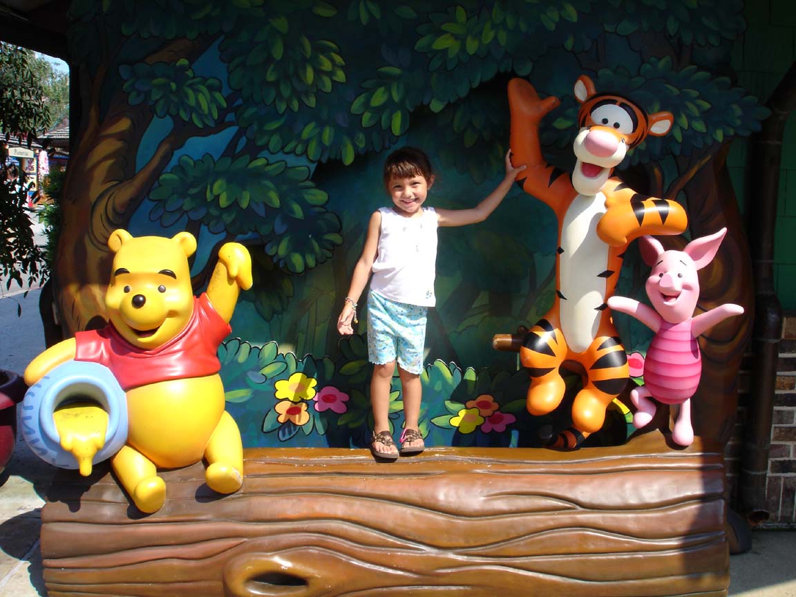 Hammin' it up with the Hundred Acre Wood cast @ DTD.