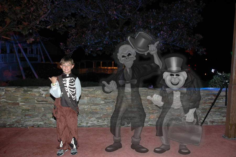 Hitchhiking_Ghosts