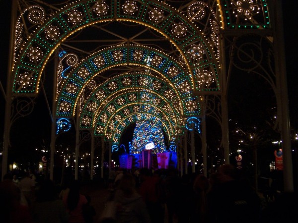 Holiday arch at epcot