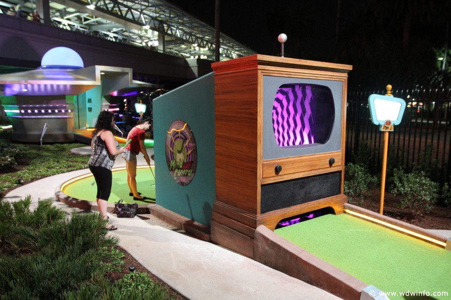 Hollywood-Drive-In-Golf-100