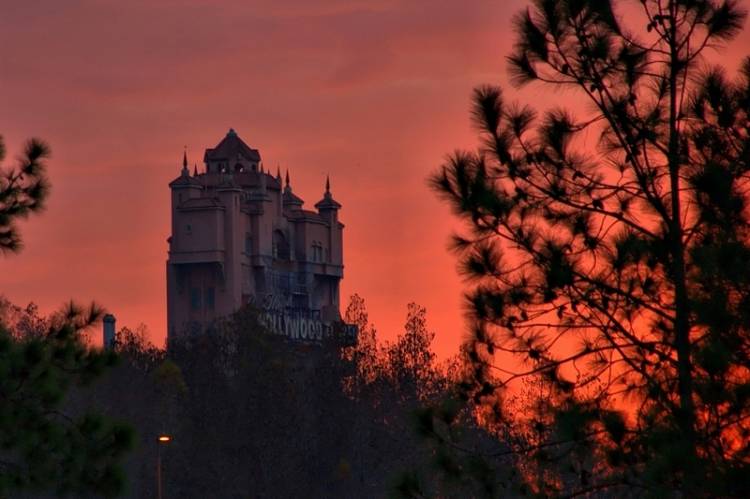 Hollywood Tower Hotel Pretty Sky