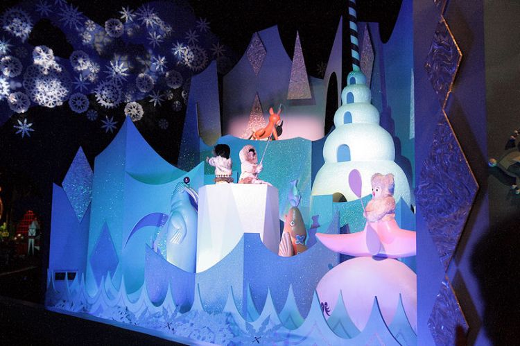 Hong Kong Disneyland- It's a Smallworld