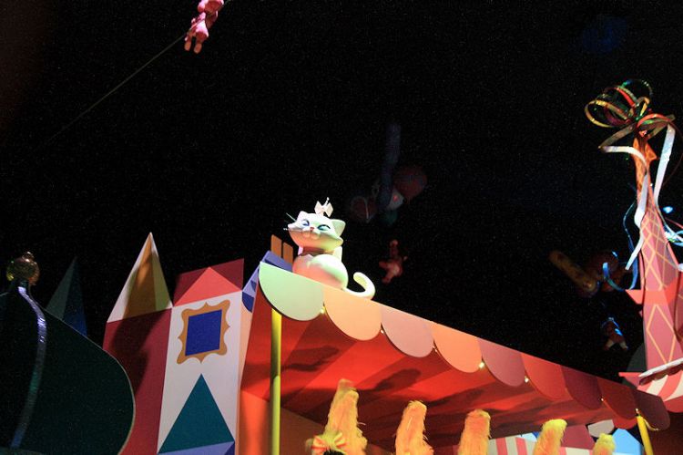 Hong Kong Disneyland- It's a Smallworld