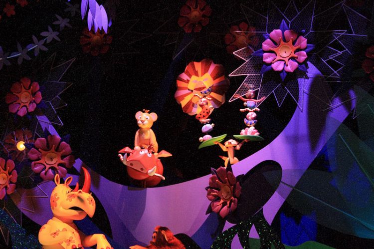 Hong Kong Disneyland- It's a Smallworld