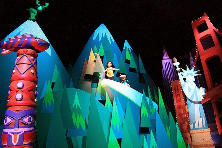 Hong Kong Disneyland- It's a Smallworld