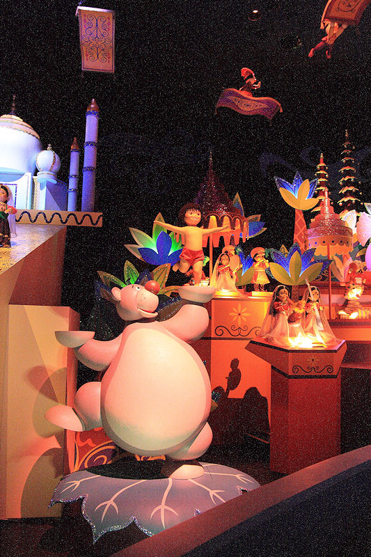 Hong Kong Disneyland- It's a Smallworld