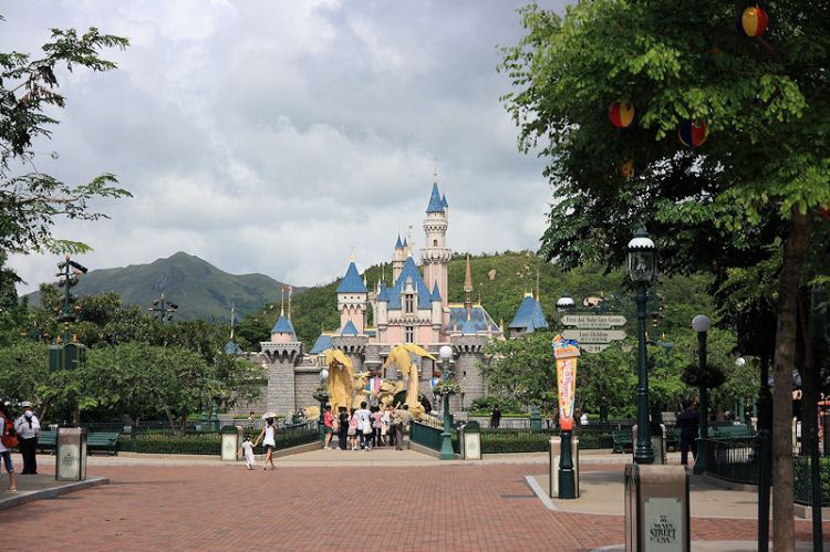Hong Kong Disneyland- Main Street - Sleeping Beauty Castle