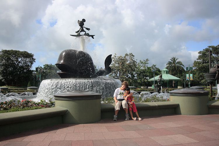 Hong Kong Disneyland - Mickey and Monstro