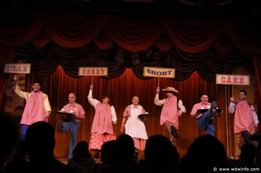 Hoop-Dee-Doo-Musical-Revue-037