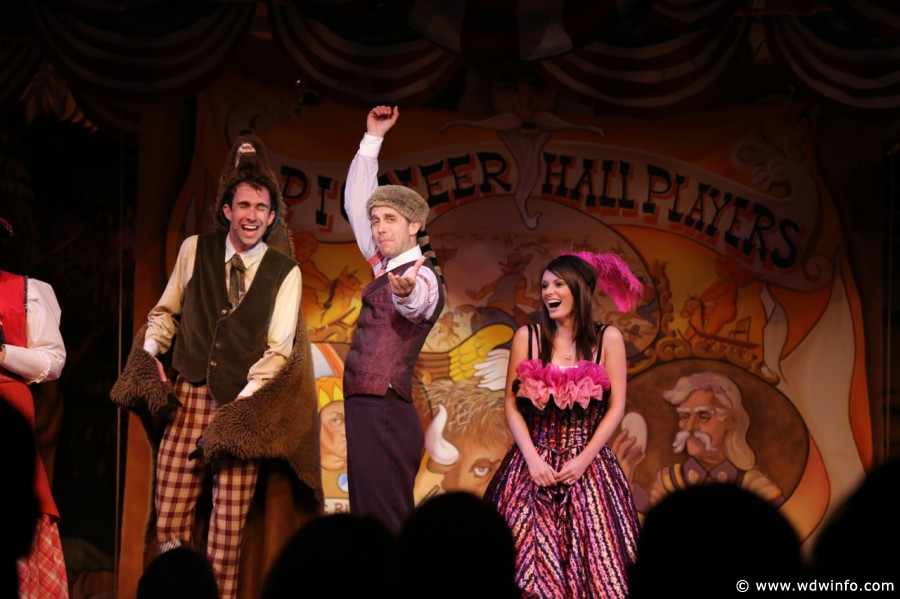 Hoop-Dee-Doo-Musical-Revue-045