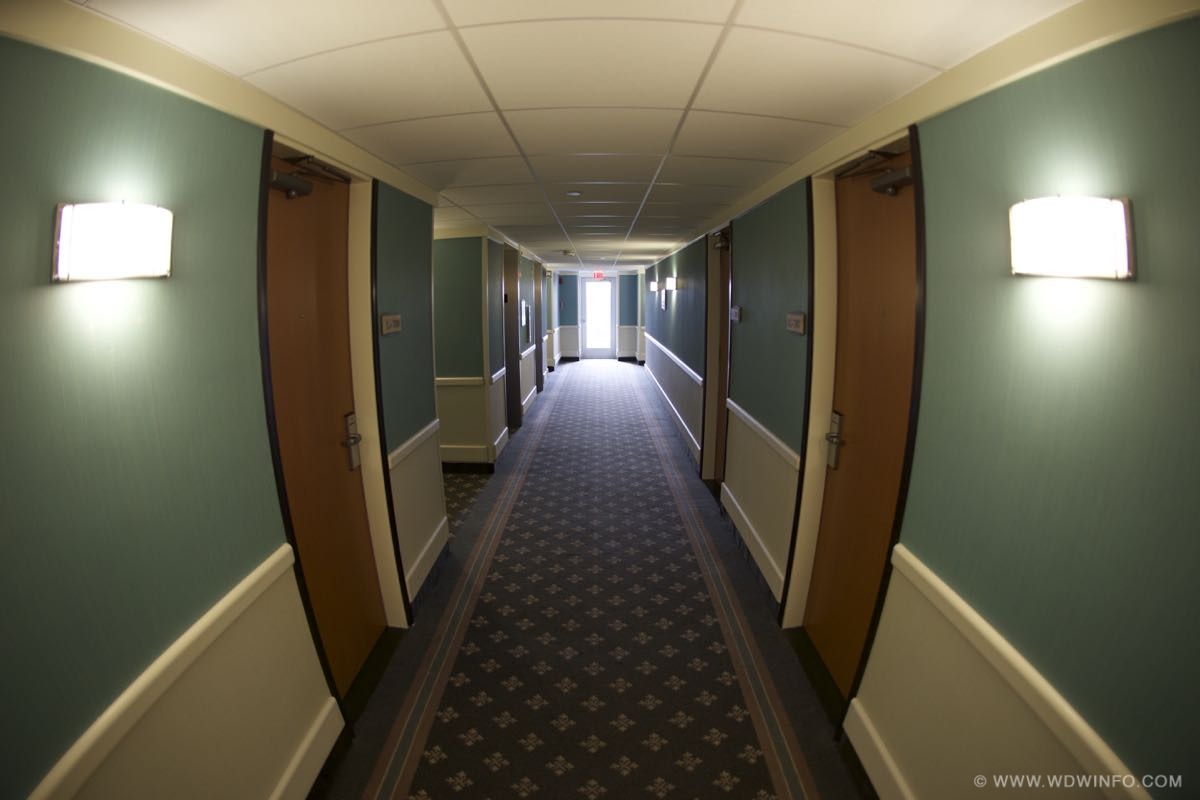 Howard-Johnson-Anaheim-23