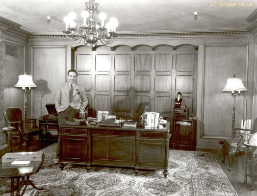 Hyp_WD_reno_office_circa_1937_1938