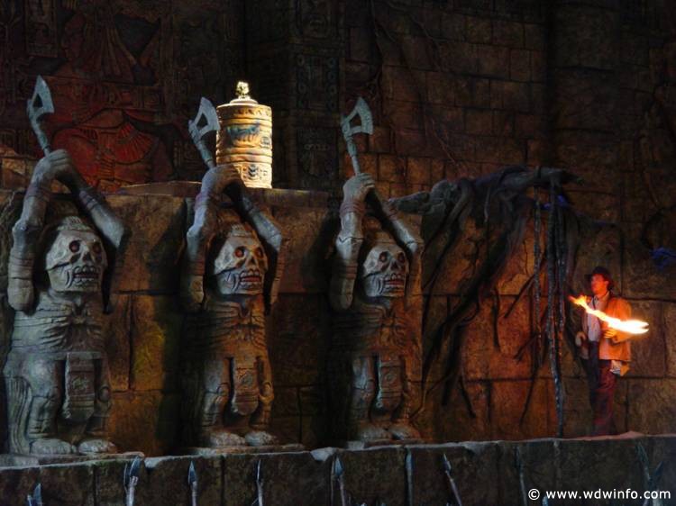 Indiana_Jones_Stunt_Show_02