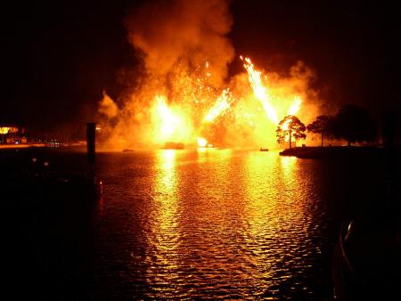Inferno Barge, Illuminations