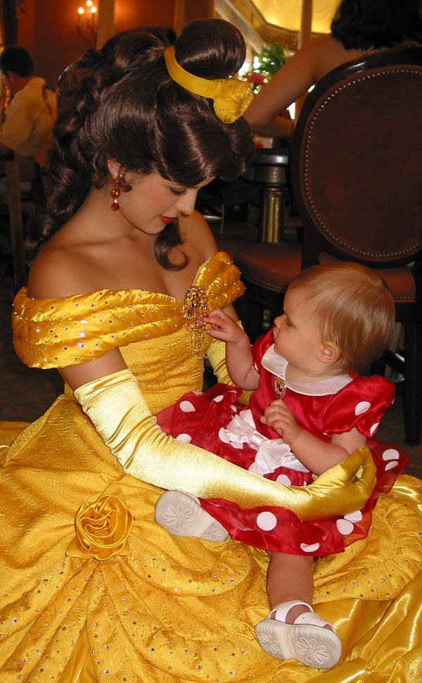 Inspecting_Belle_s_Pin