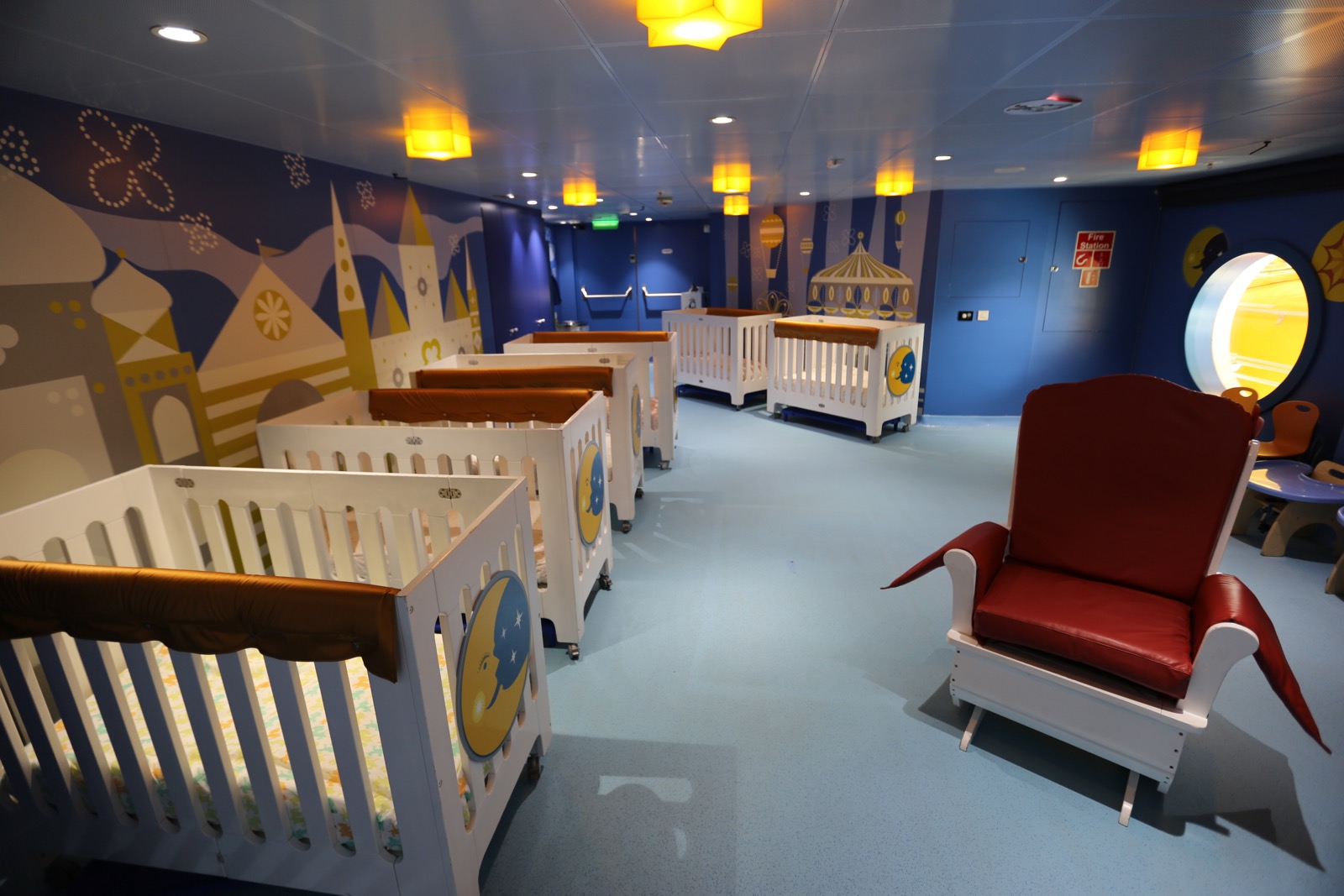 Its-a-small-world-nursery-004