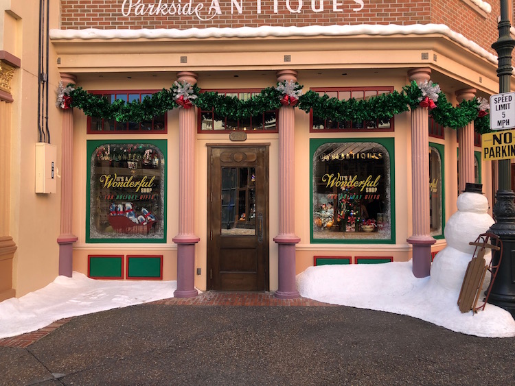 ItsAWonderfulShop2-91818