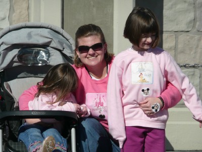 joanne_girls_in_kellybell_sweatshirt