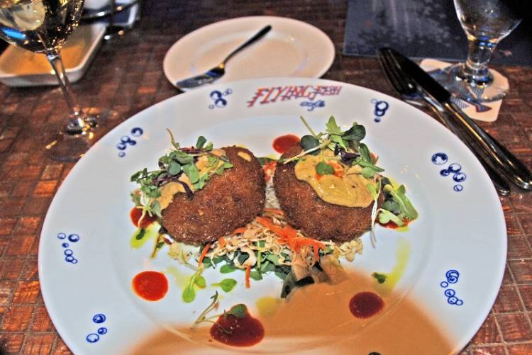 Jonah Lump Crab Cakes