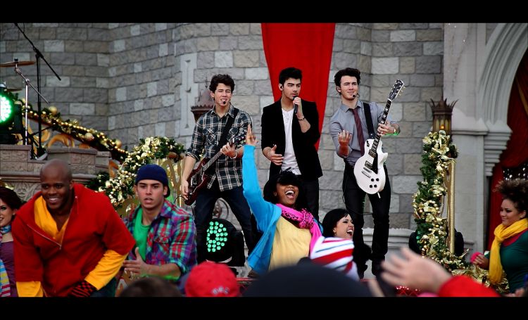 Jonas Brothers: Disney Parks Christmas Day Parade Taping