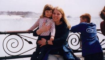 julia and christine at niagara falls