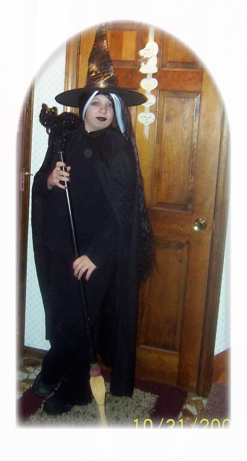 khalee-witch-hallowwen-2005-1