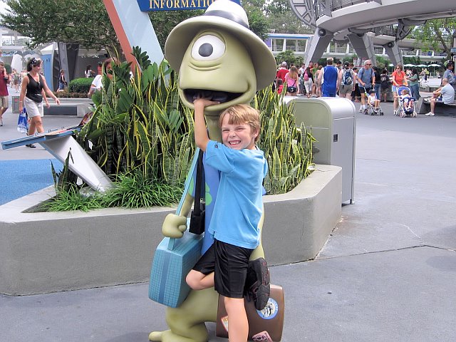 Kid got your tounge
