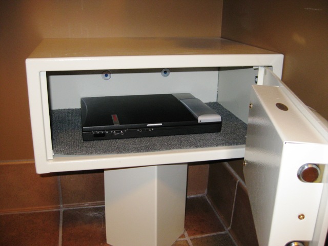 Kidani Safe with laptop