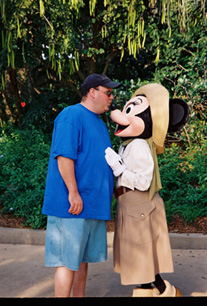 Kissing Minnie