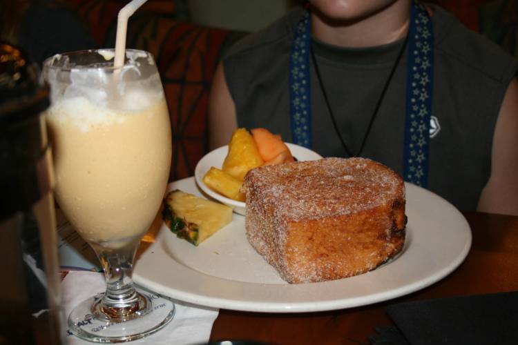 Kona smoothie and Tonga toast