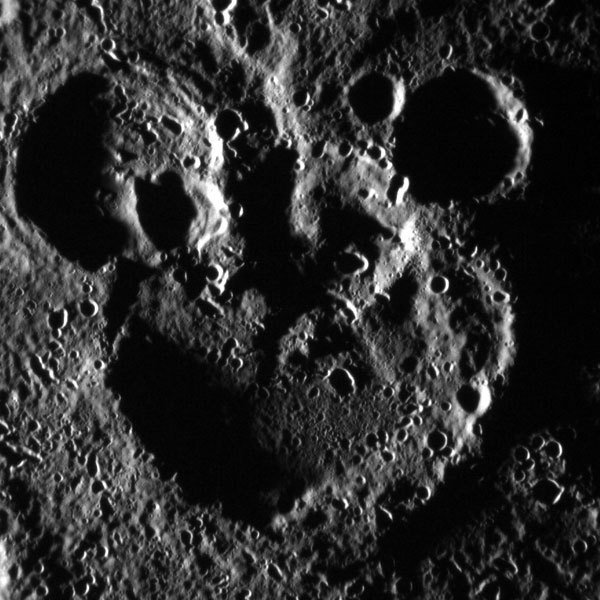 la-mickey-mouse-on-mercury-yawn-20120619-001