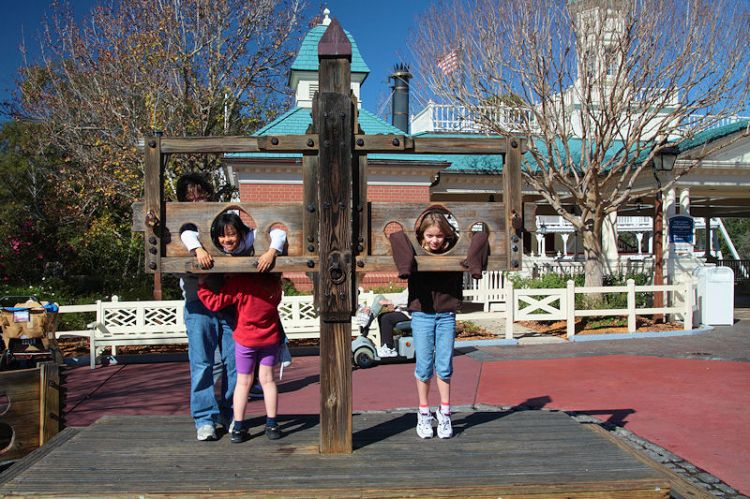 Lauren_and_Gillian_in_the_Stocks_resized